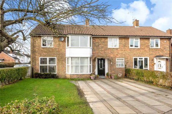 4 Bedroom End of Ter...